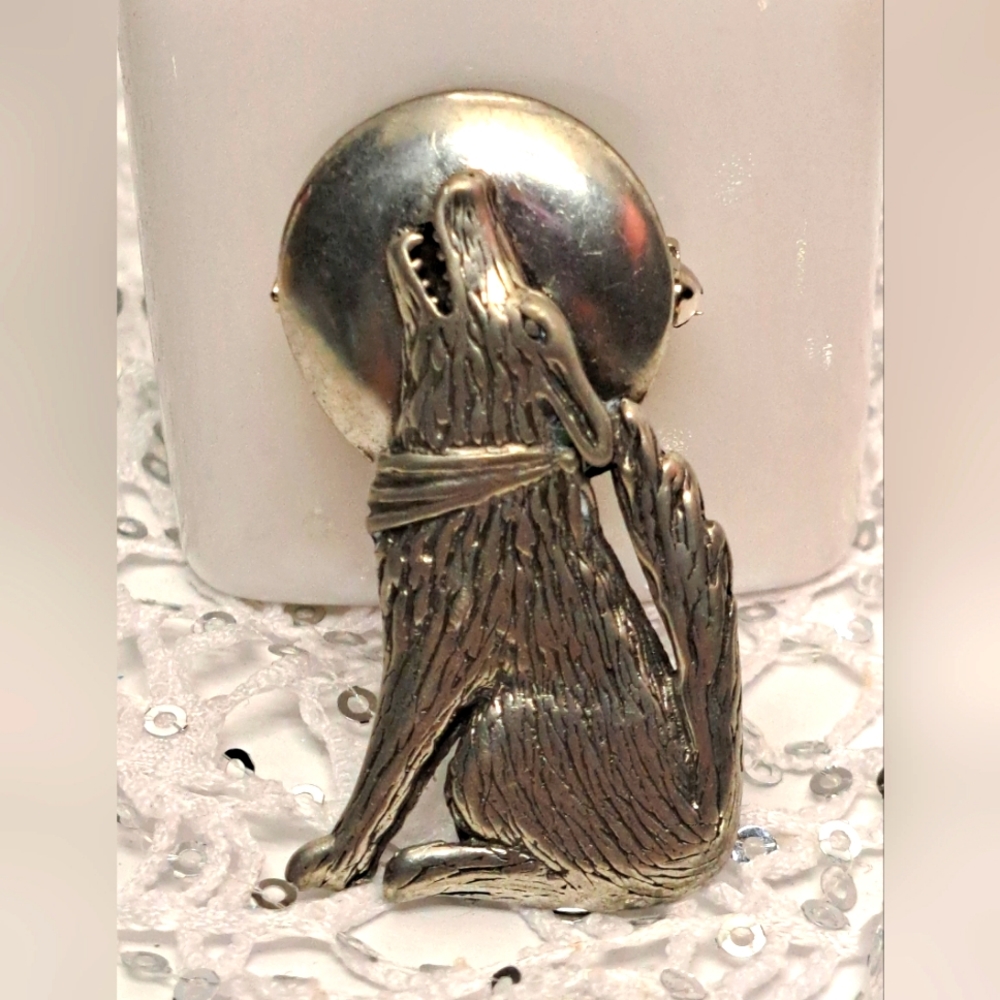 Vintage howling Wolf and moon. Silver tone brooch